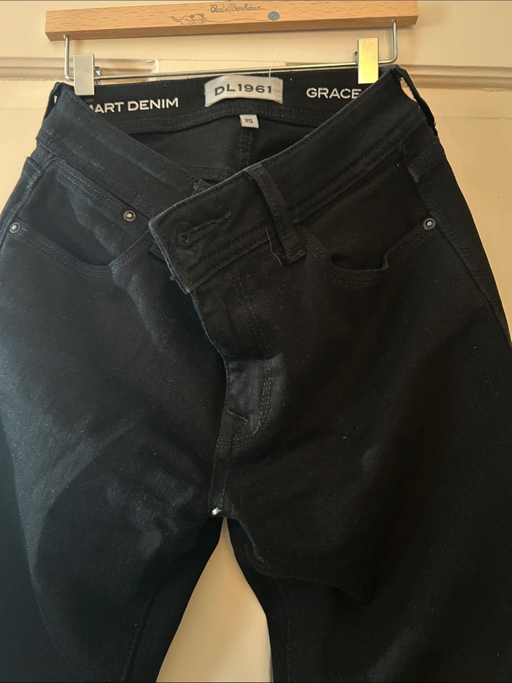 DL1961 Slim Straight Jeans Cropped in Black Size 25